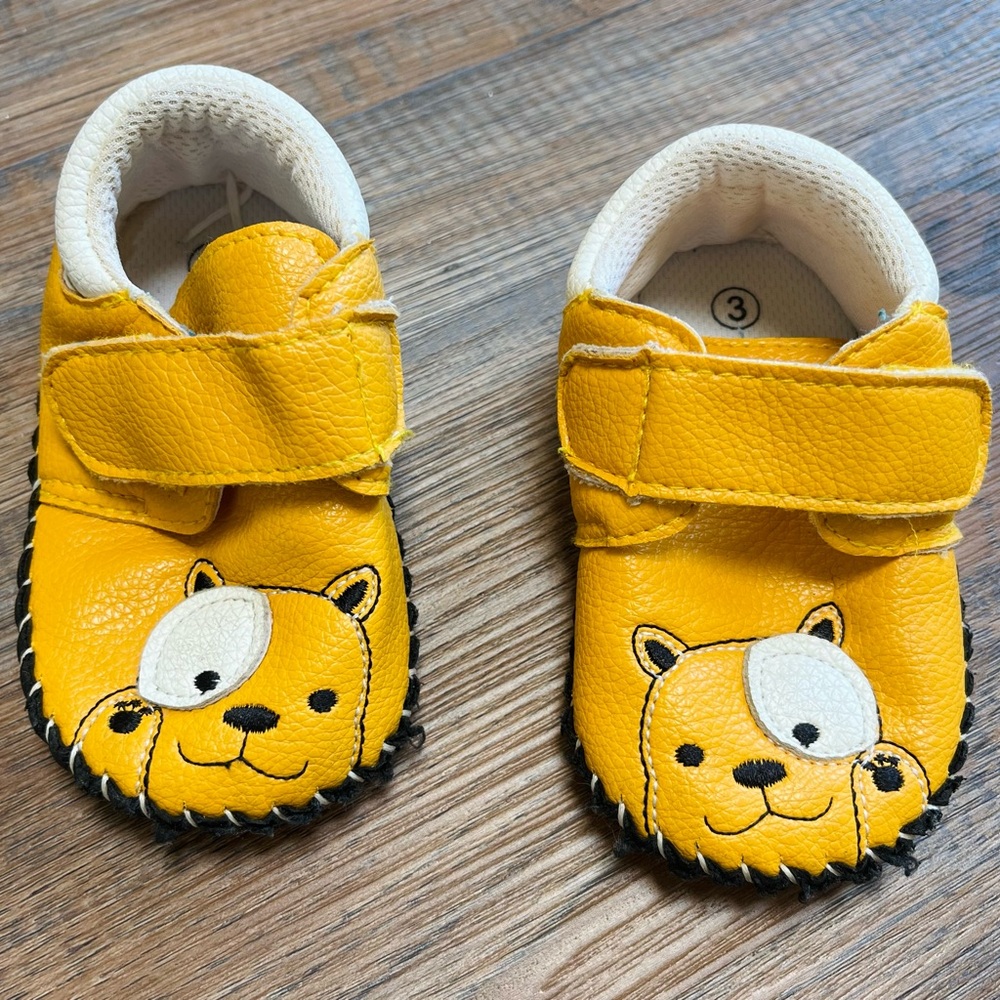 Baby First Walker Shoes Yellow Dog Size 3 for 12-18 months
